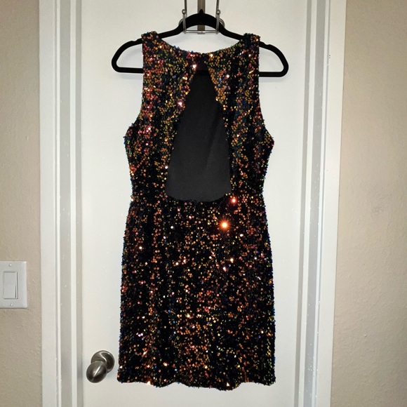 Sequin Keyhole Back Mini Dress - Picture 5 of 5